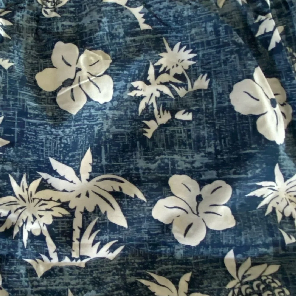 Vintage Cherokee Men’s Swim Shorts / Trunks Blue & White Hawaiian Print Size XL